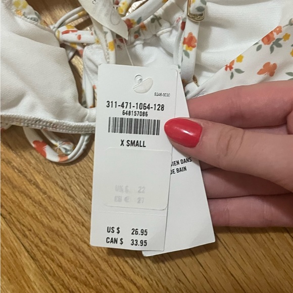 Hollister Floral Bikini Top Size XS with Tags - Picture 5 of 5